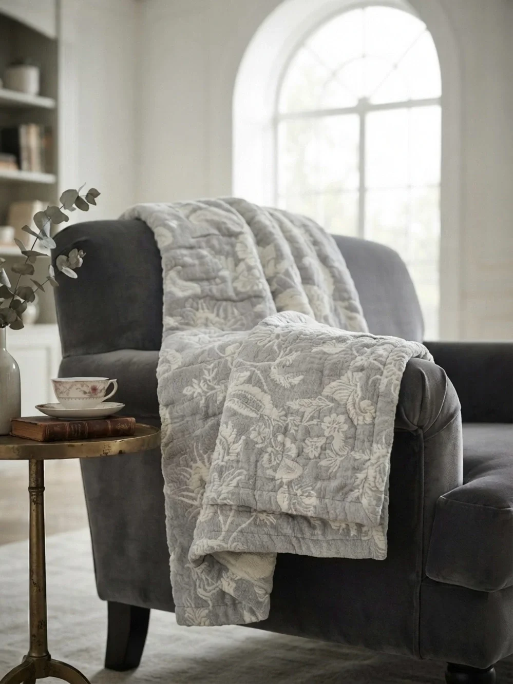 Clairmont House Jacquard Chenille Throw Blanket - Gray & Cream Floral